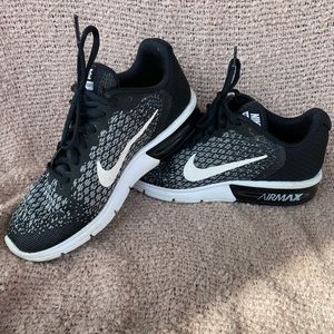 Nike Airmax women’s 7.5